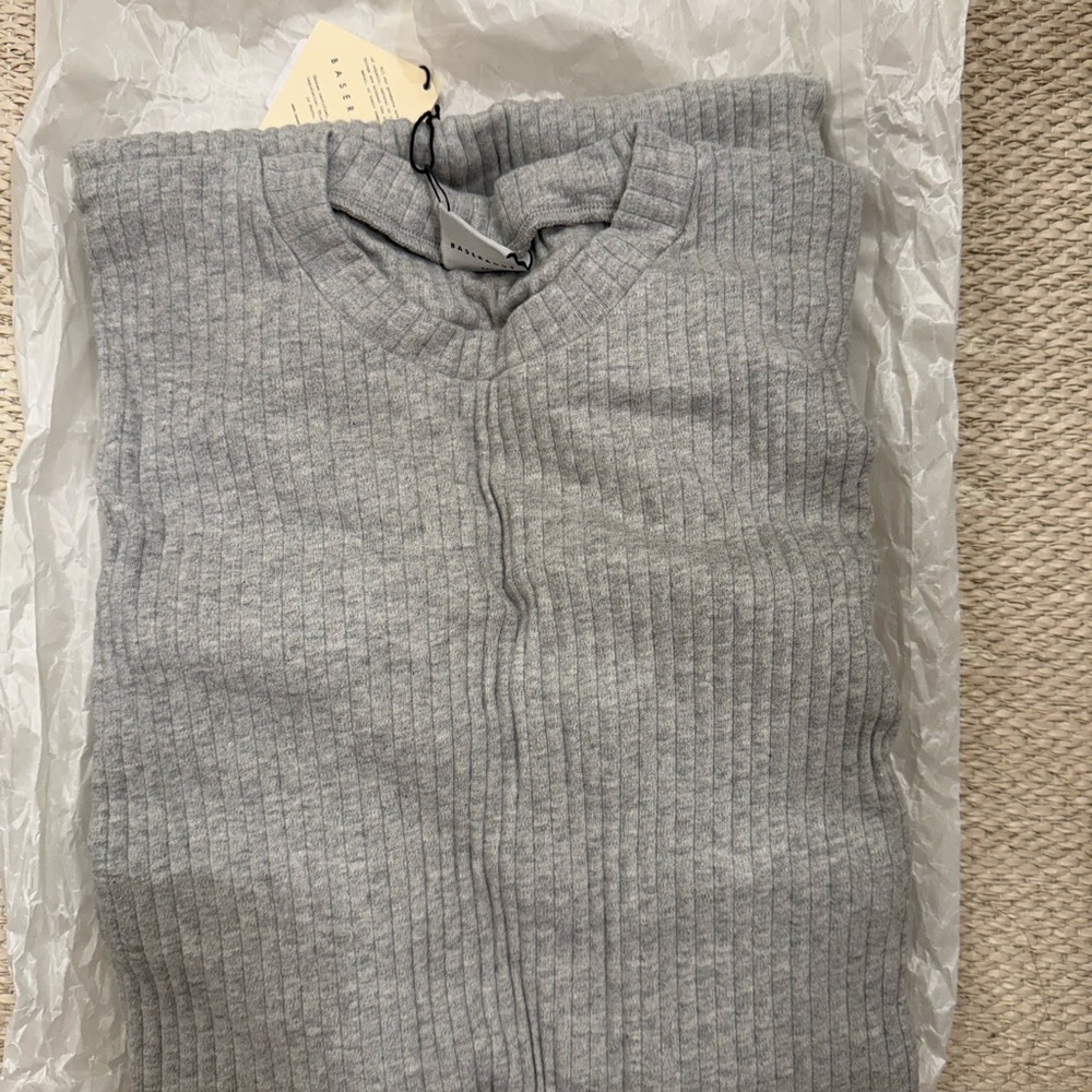 Gray Ribbed Knit Midi Dress - Picture 4 of 6